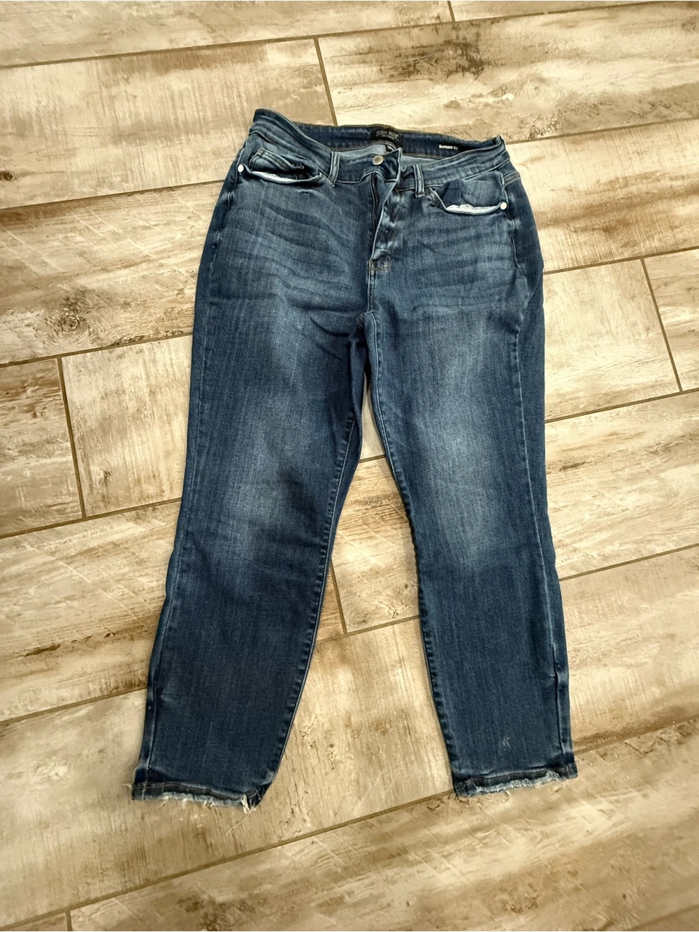 Judy Blue Dark Blue Cropped Jeans